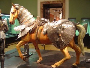 440px-Horse_suit_of_armor_DSC02189
